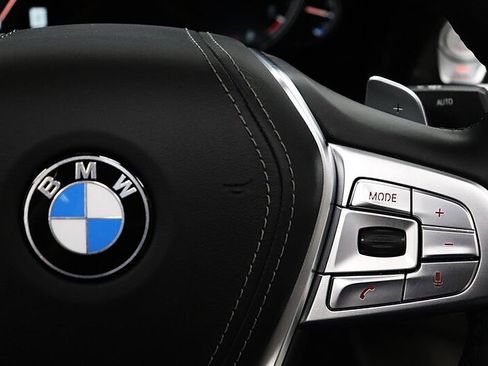 Used 2018 BMW 740i RWD image 51