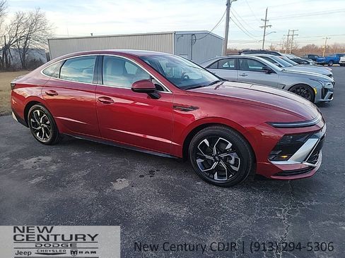 Used 2025 Hyundai Sonata SEL FWD image 6