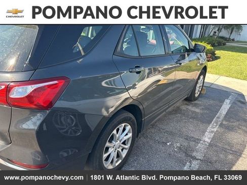 Used 2018 Chevrolet Equinox LS image 3