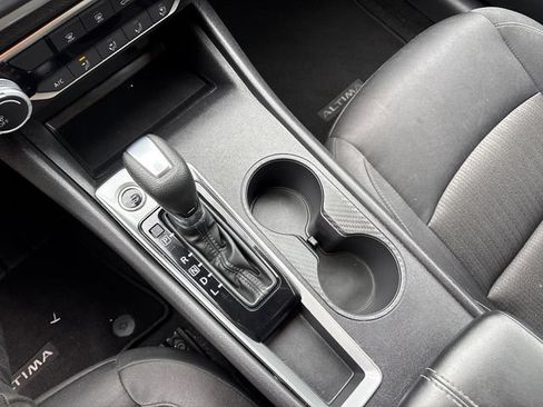 Used 2024 Nissan Altima 2.5 S FWD image 29