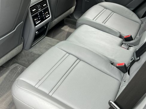 Certified 2023 Porsche Cayenne AWD/4WD image 20