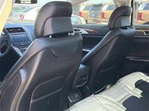 Used 2016 Lincoln MKZ Hybrid image 18