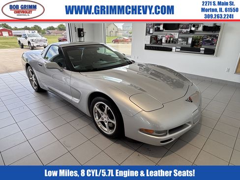 Used 2002 Chevrolet Corvette Coupe w/ Preferred Equipment Group2 RWD image 1