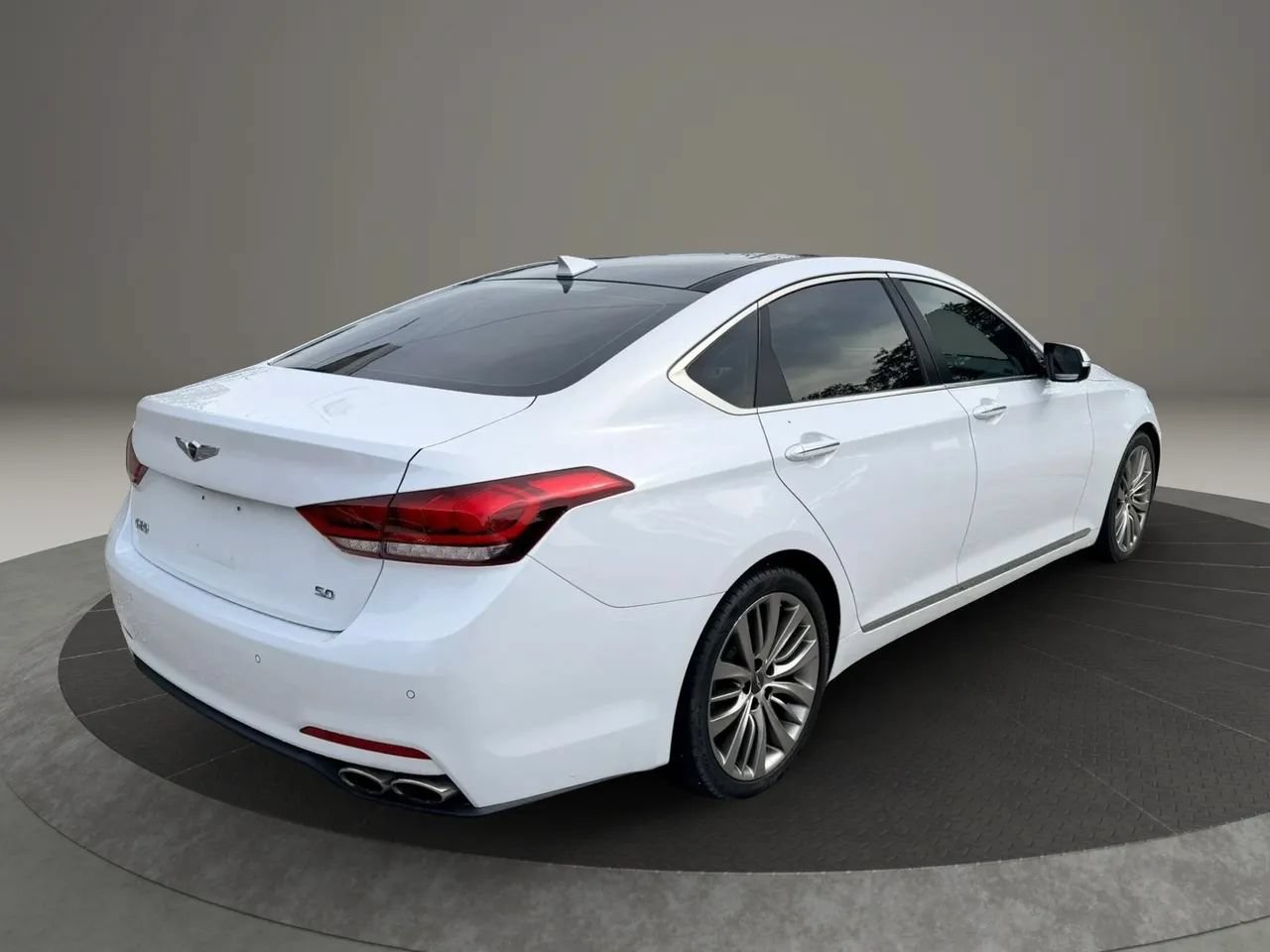 Used 2017 Genesis G80 5.0 Ultimate RWD image 5