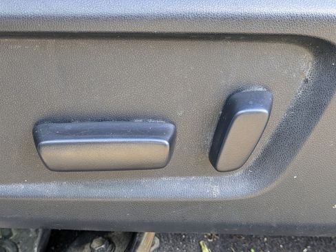 Used 2016 Toyota Tundra SR5 w/ SR5 Upgrade Package image 16