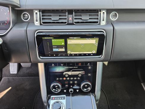 Used 2018 Land Rover Range Rover HSE image 19