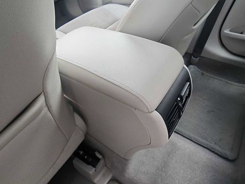 Used 2013 Toyota Camry XLE image 22