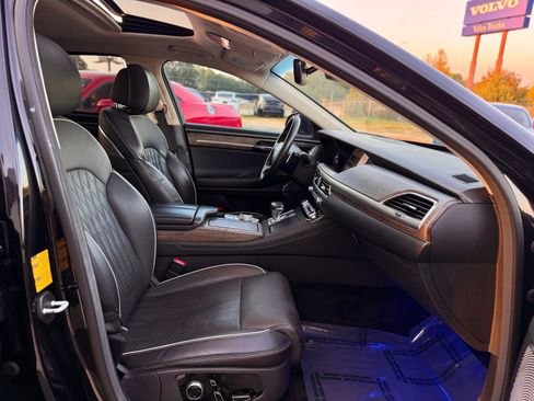 Used 2020 Genesis G90 3.3T Premium RWD image 39