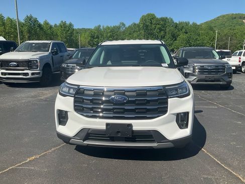 New 2026 Ford Explorer Active w/ Active Comfort Package RWD image 2
