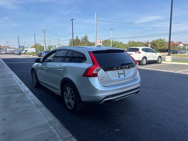 Used 2016 Volvo V60 T5 Cross Country Platinum AWD/4WD image 5