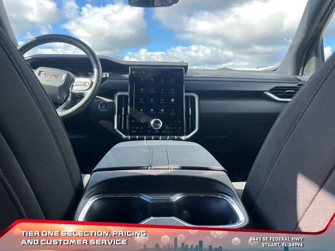 Used 2025 GMC Acadia Elevation image 15