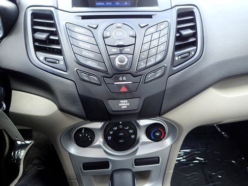 Used 2019 Ford Fiesta SE image 17