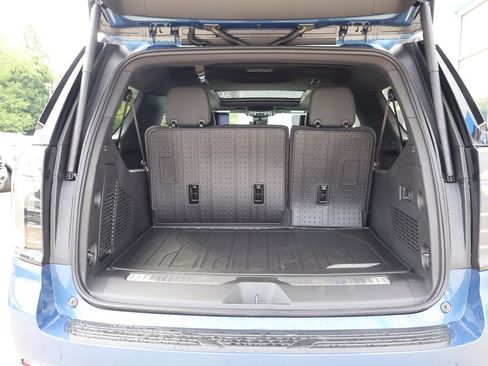 New 2026 Chevrolet Suburban High Country AWD/4WD image 36