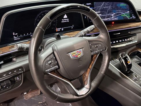 Certified 2023 Cadillac Escalade Sport Platinum w/ LPO, ONYX Package AWD/4WD image 4