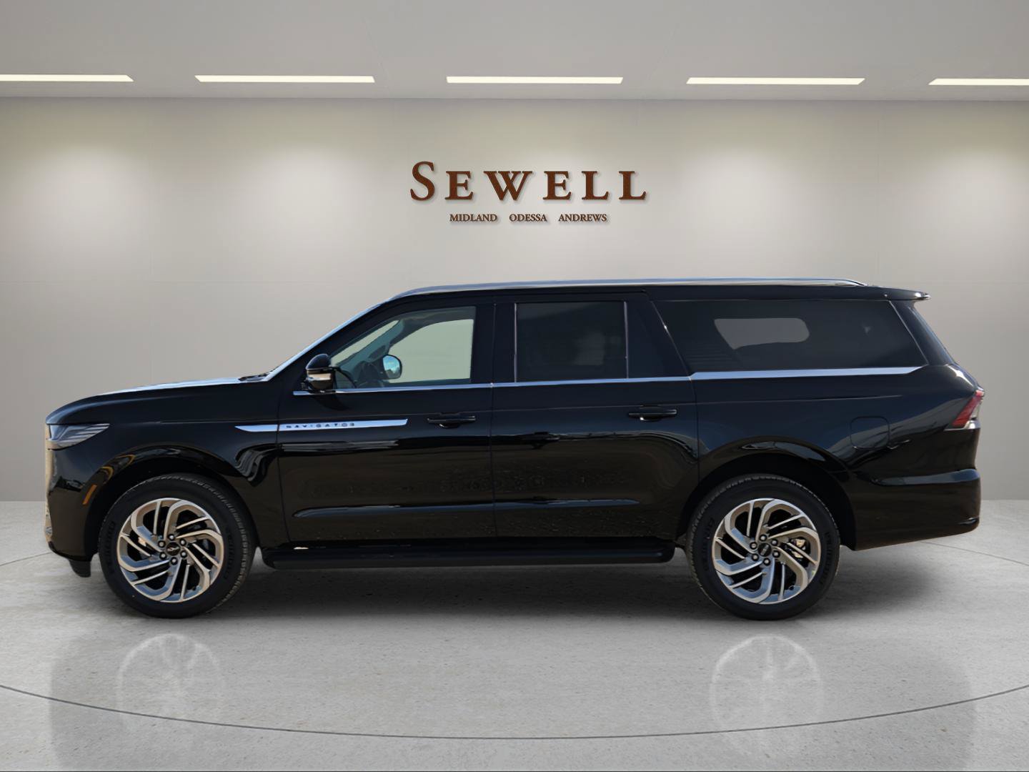 New 2026 Lincoln Navigator L Premier AWD/4WD image 2