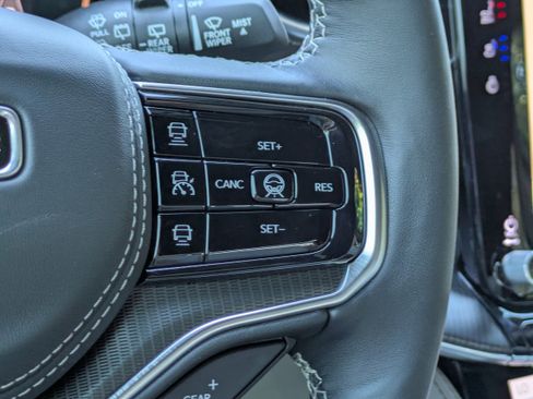 New 2026 Jeep Grand Wagoneer Summit AWD/4WD image 30