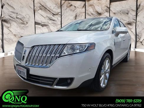 Used 2010 Lincoln MKT AWD image 1