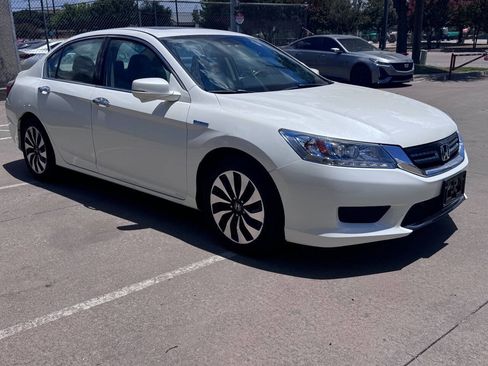 Used 2014 Honda Accord Touring image 3