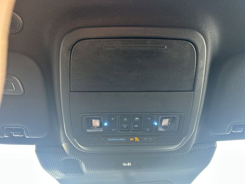 Used 2025 Ford Explorer ST AWD/4WD image 17