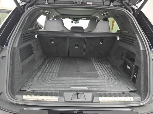 Used 2025 Land Rover Range Rover Sport SV Edition Two image 12