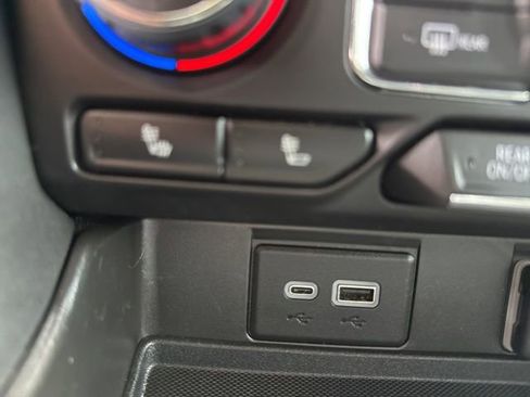 Used 2023 Chevrolet Tahoe Z71 w/ Luxury Package image 24