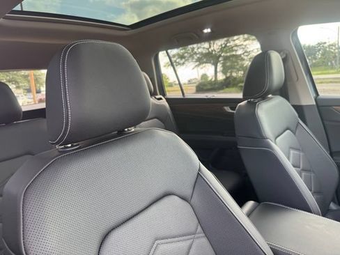 New 2026 Volkswagen Atlas SE FWD image 14