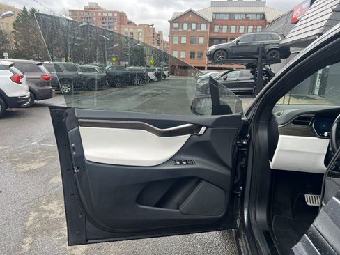 Used 2016 Tesla Model X Performance image 11