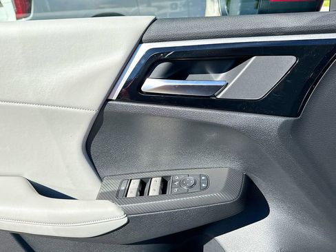 New 2026 Mitsubishi Outlander SE image 18