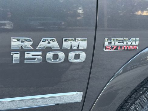 Used 2017 RAM 1500 Laramie w/ Convenience Group AWD/4WD image 10