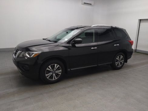 Used 2020 Nissan Pathfinder S image 2