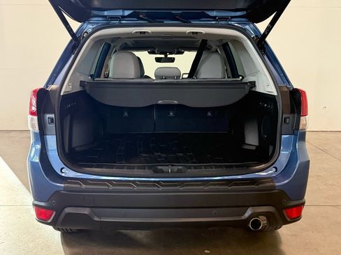 Used 2023 Subaru Forester Limited image 9