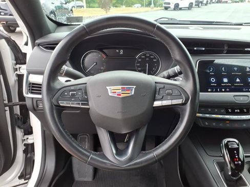 Used 2022 Cadillac XT4 Premium Luxury w/ Enhanced Visibility Package FWD image 21
