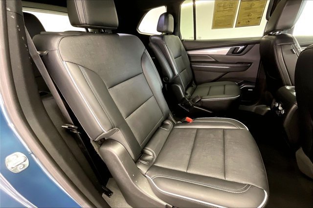 Used 2025 Buick Enclave Preferred AWD/4WD image 18