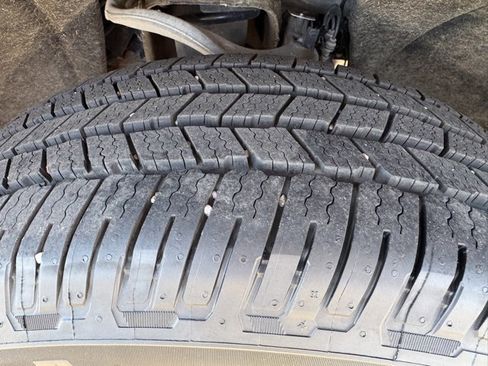 Used 2021 GMC Yukon SLT w/ SLT Luxury Package image 13