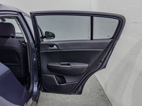 Used 2022 Kia Sportage LX image 15