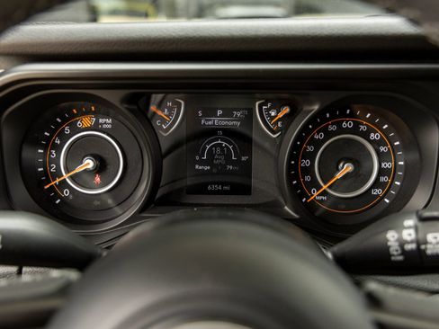 Used 2026 Jeep Wrangler Sport AWD/4WD image 27