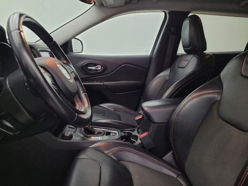 Used 2019 Jeep Cherokee Trailhawk w/ Trailer Tow Group image 17