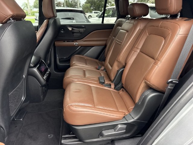 Used 2023 Lincoln Aviator Reserve RWD image 23