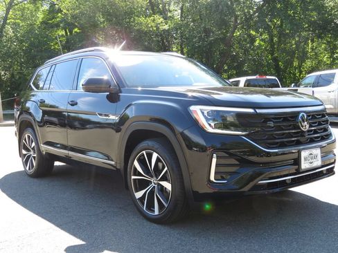 Used 2024 Volkswagen Atlas SEL Premium R-Line AWD/4WD image 3