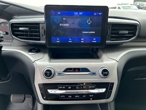 Used 2023 Ford Explorer XLT w/ Equipment Group 202A image 18