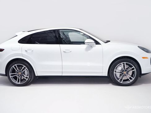 Used 2020 Porsche Cayenne Turbo AWD/4WD image 3
