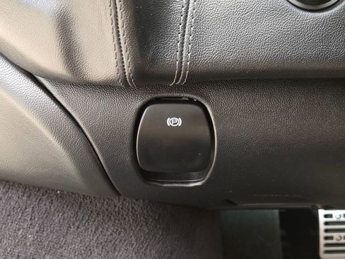 Used 2018 McLaren 570S Spider image 37