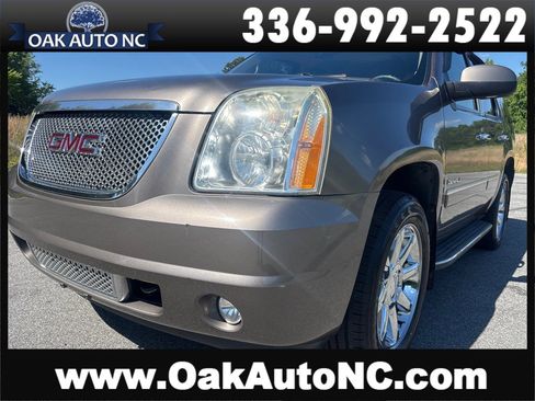 Used 2012 GMC Yukon Denali AWD/4WD image 1