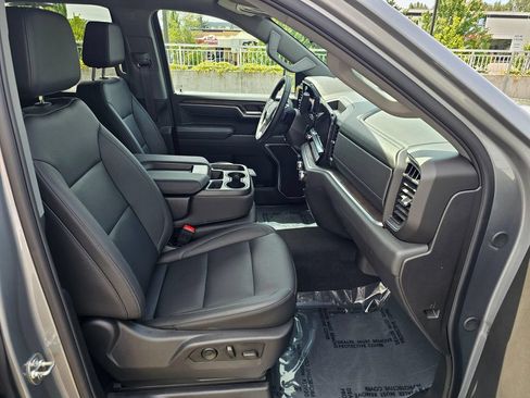 Used 2025 GMC Sierra 1500 SLT AWD/4WD image 11