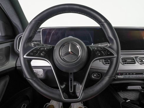 Used 2024 Mercedes-Benz GLS 450 4MATIC image 19