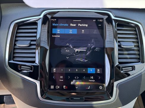 Certified 2023 Volvo XC90 B5 Plus w/ Protection Package Premier image 28