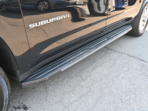 Used 2024 Chevrolet Suburban LT AWD/4WD image 8