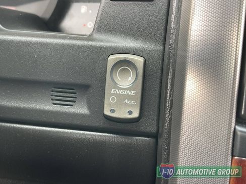 Used 2007 Cadillac XLR RWD image 29