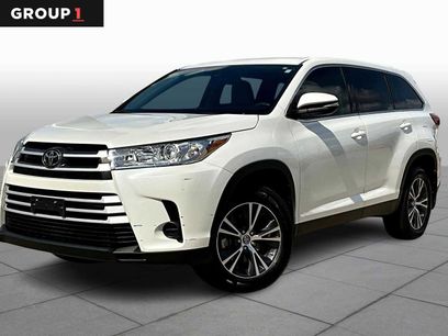 Certified 2019 Toyota Highlander LE
