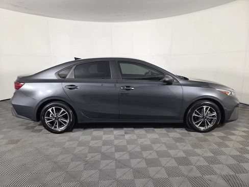 Used 2024 Kia Forte LXS FWD image 4